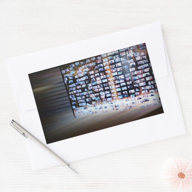 Crossing online borders sticker (Envelope)