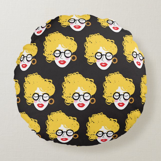 Crowd of funny peoples, cute background round pillow (Front)