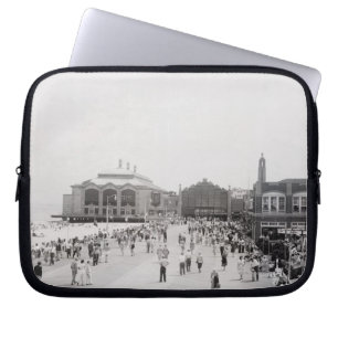 Crowds Laptop Sleeve