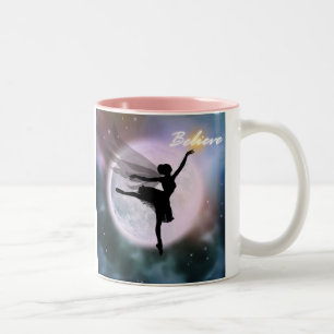 Croyez la tasse féerique de danse