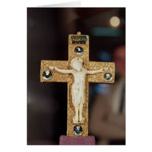 Crucifix de reliquaire, le Christ en ivoire sur la