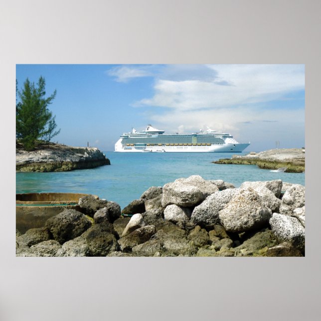 Cruise Ship at CocoCay Poster (Front)