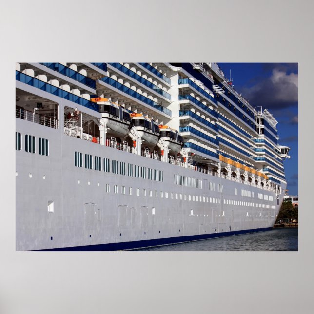 Cruise ship Poster (Front)