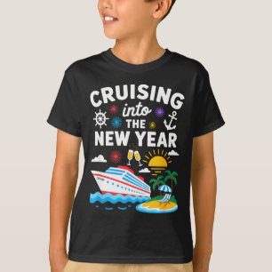 Cruising Into New Year 2026 Match Family Vacation  T-Shirt