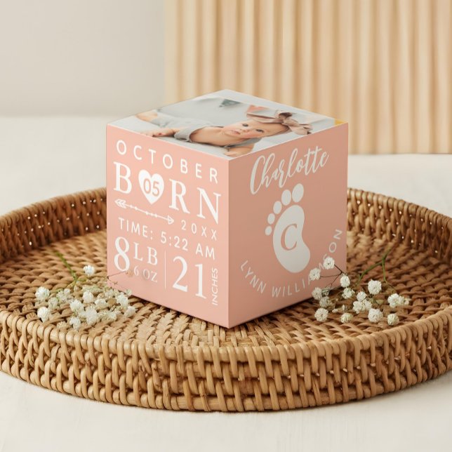 Cube Photo Cadeau de photo de bébé & Statistiques de naissanc (Baby Photo Keepsake & Birth Stats Pink Monogram Cube)