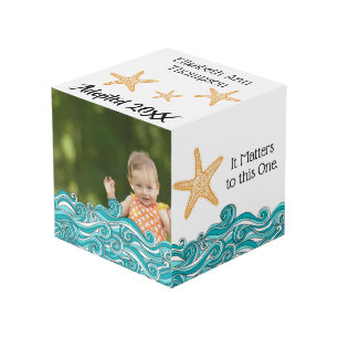 Cube Photo Pièce maîtresse de partie d'adoption d'histoire