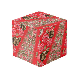 Cube Photo Tissu rouge éclatant avec floral complexe et