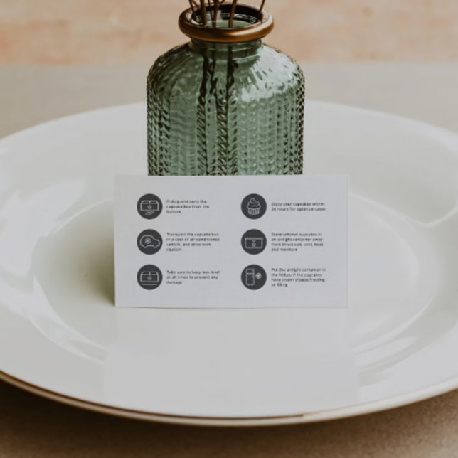 Cupcake Care Minimalist Flat Thank You Card (Creator Uploaded)