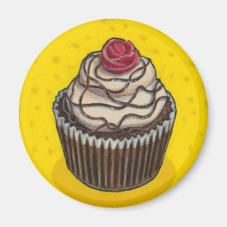 Cupcake on yellow magnet