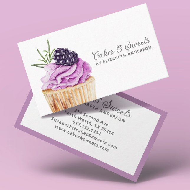 Cupcake Pâtisserie Chef boulangerie Carte de visit (A modern and elegant cupcake bakery business card featuring a blackberry cupcake.)