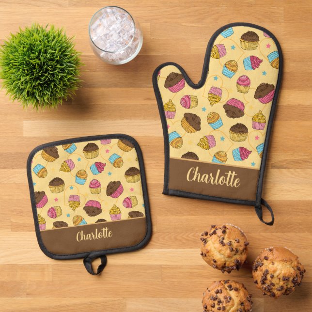 Cupcakes and Muffins Cute Food Patterned Oven Mitt & Pot Holder Set (Top Down)