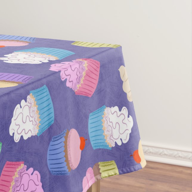 Cupcakes pattern tablecloth (In Situ)