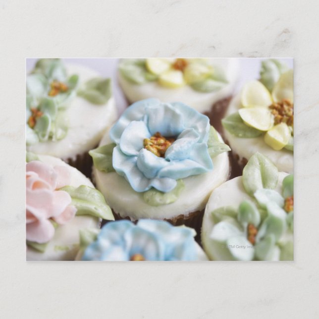Cupcakes with flower icing postcard (Front)