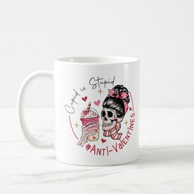 Cupidon est stupide anti-Valentin café Mug (Gauche)