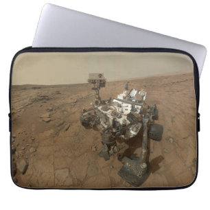 Curiosity Rover On The Surface Of Mars. Laptop Sleeve