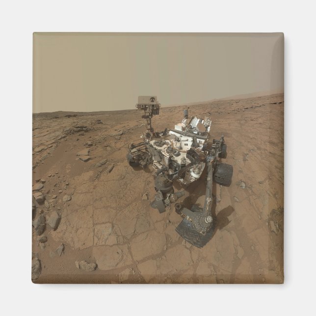 Curiosity Rover On The Surface Of Mars. Magnet (Front)