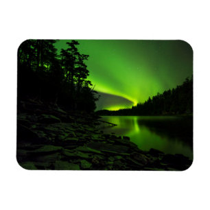 Curving Aurora Magnet