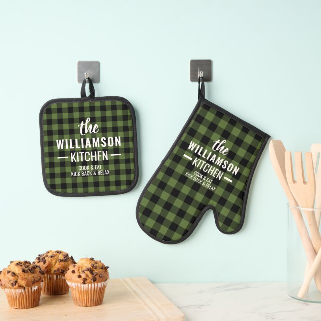 Custom Black Green Buffalo Lumberjack Plaid Oven Mitt & Pot Holder Set (Insitu(Hanging))