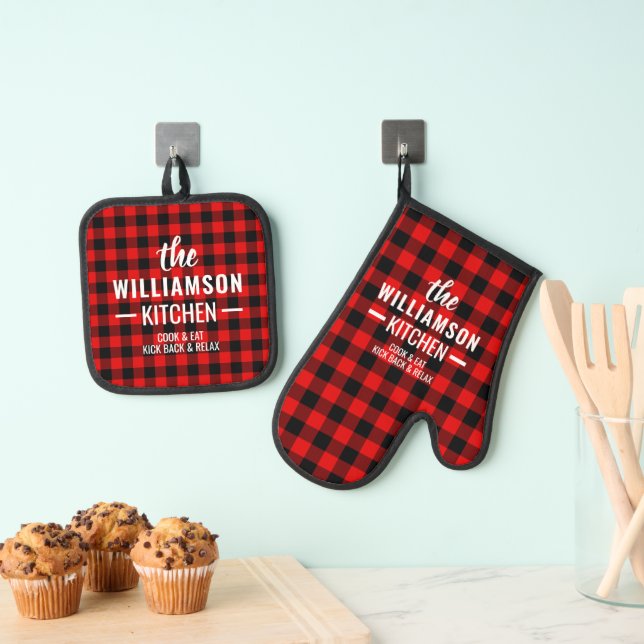 Custom Black Red Buffalo Lumberjack Plaid Pattern Oven Mitt & Pot Holder Set (Insitu(Hanging))