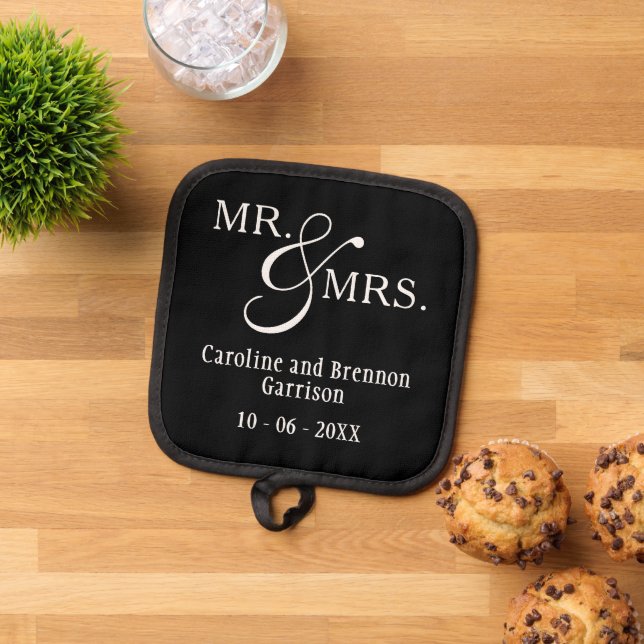 Custom Chic Mr. And Mrs. Couple Names Pot Holder (Top Down)