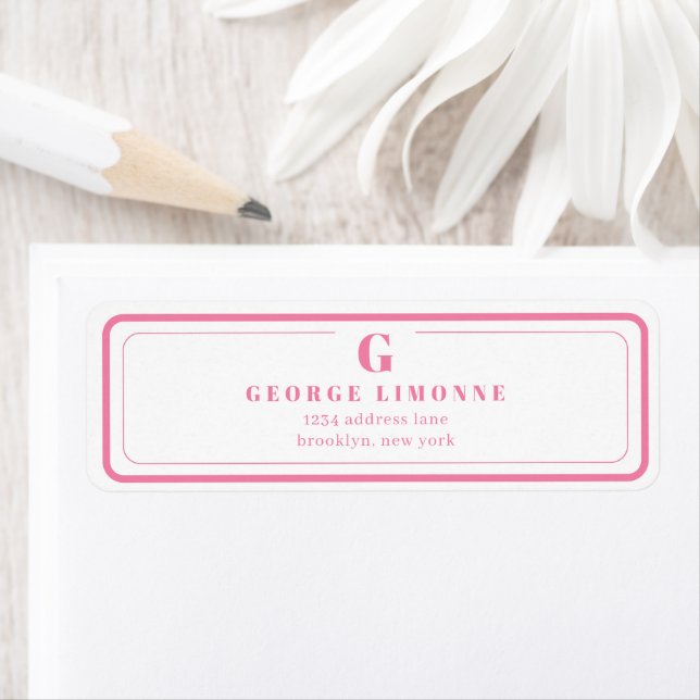Custom Monogram Pink Border Address Label (En situation)