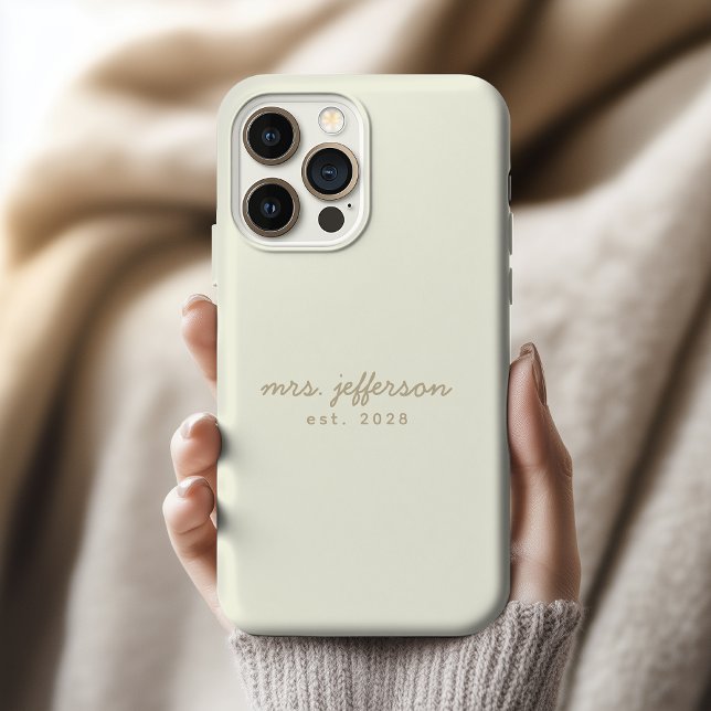 Custom Mrs and Mr Phone Case Gift for Wedding (Custom Name Phone Case – Personalized Wedding Souvenir for Bride and Groom)