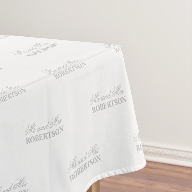 Custom name Mr and Mrs wedding party tablecloths (In Situ)