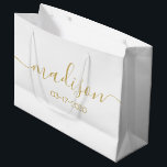 Custom Name Text Girly Feminine Gold Script White Large Gift Bag<br><div class="desc">Personalized Girly Chic Feminine Gold Script White Gift Bag
Customized gift bags for your event! A perfect touch to your wedding,  reception,  shower,  party or event.</div>