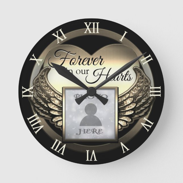 Custom Photo Gold Memorial Heart  Round Clock (Front)