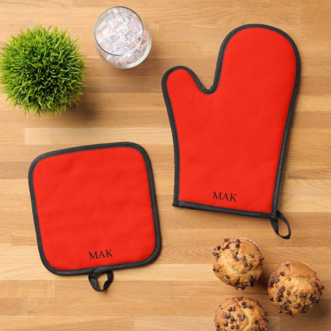 Custom Solid red Christmas stylish Oven Mitt & Pot Holder Set (Top Down)