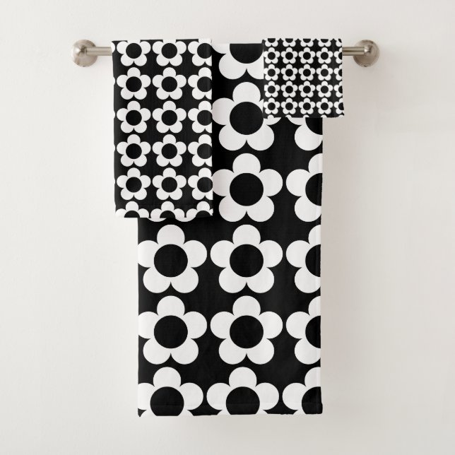 Customizable hippie flowers pattern bath towel set (Insitu)
