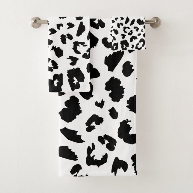Customizable leopard print bath towel set (Insitu)