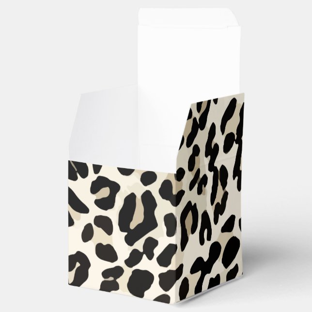 Customizable Leopard Print Favour Box (Opened)