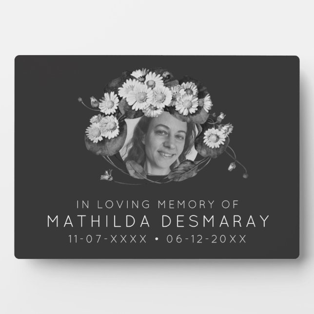 Customizable Memorial Art Nouveau Daisies Wreath Plaque (Front)