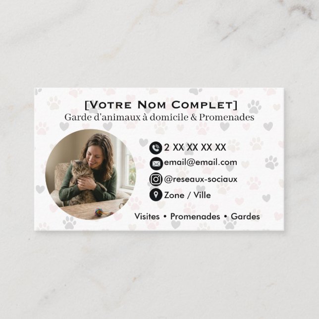 Customizable pet sitting business card (Front)