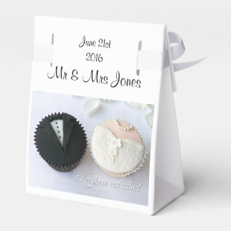 Customizable wedding party favour box