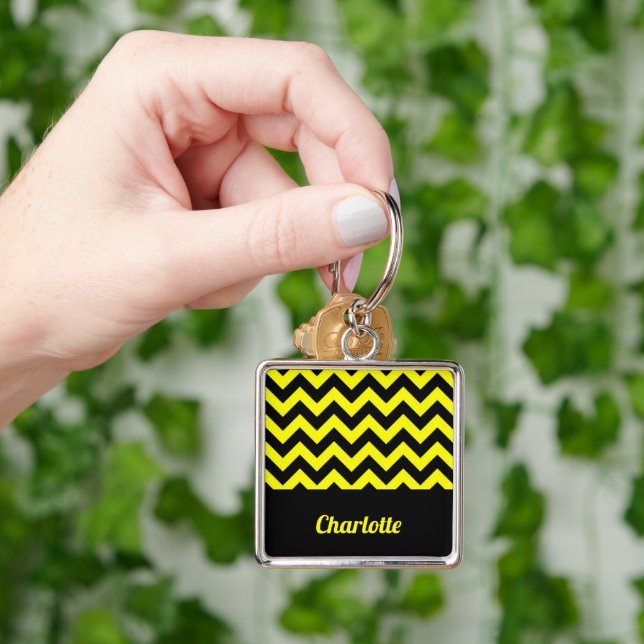 Customizable yellow and black chevron pattern keychain (Hand)