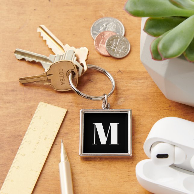 Customize monogram initial black white keychain (Desk)