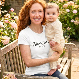 Customize New Grandma Name Established 2026 Gift T-Shirt