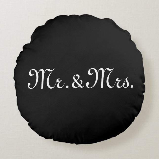 Customize w/Initials couple's monogram black white Round Pillow (Front)