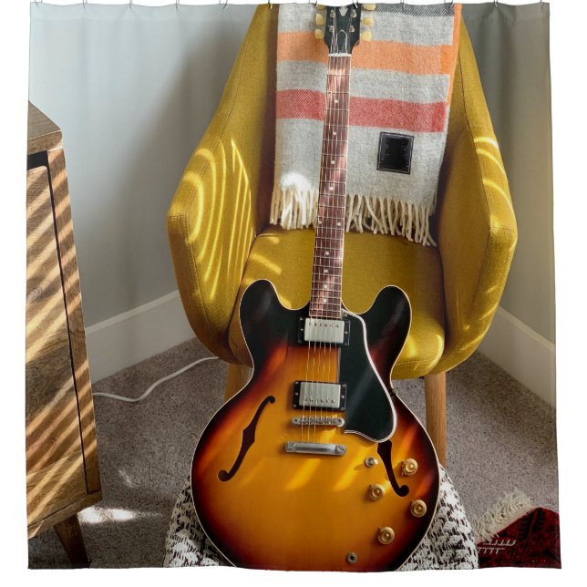 Cute Acoustic Guitar (Front)