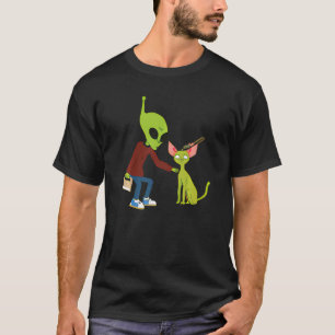 Cute Alien Petting A Cat For Cat Mom Dad Pet  Cost T-Shirt