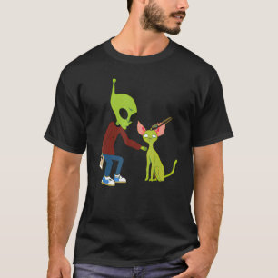 Cute Alien Petting A Cat For Cat Mom Dad Pet Cost T-Shirt
