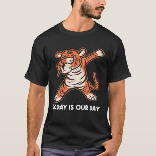 Cute Bengal Tiger Dabbing Birthday Safari Zoo Wild T-Shirt