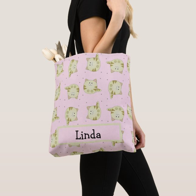 Cute brown cat pink pattern tote bag (Close Up)