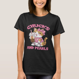 Cute Cat Drinking Bubble Tea Kitten Lover  T-Shirt