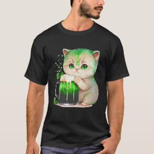 Cute Cat Loves Beer St Patrick s Day Cat T-Shirt