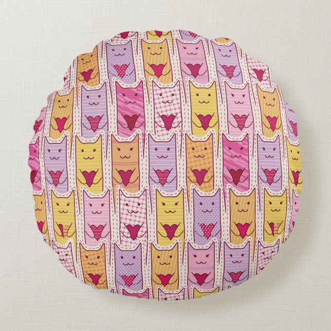 Cute Cats with Loving Hearts Round Pillow (Front)