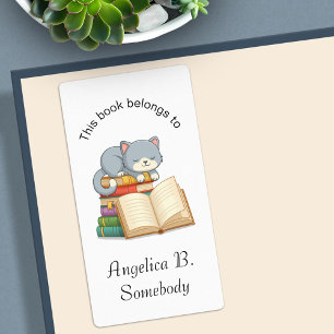 Cute Chat au-dessus d'une pile de livres - Plaque