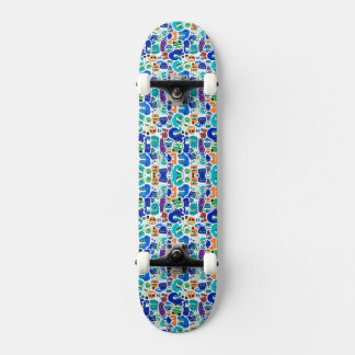 Cute colourful monsters face everybody Case-Mate P Skateboard